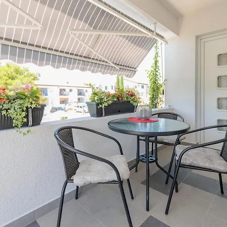 Tome - Vir131 By Interhome