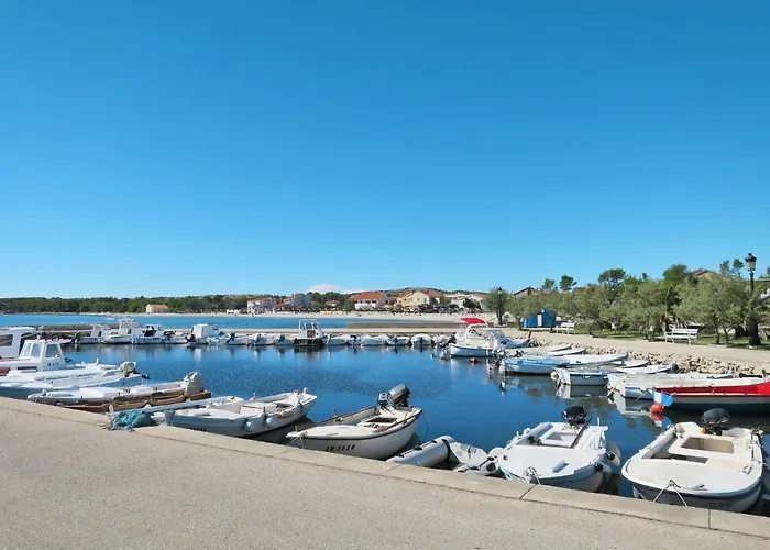 Tome-1 By Interhome Вир