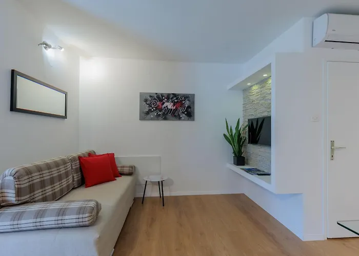 Tome-1 By Interhome *