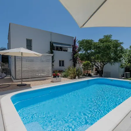 Tome - Vir131 By Interhome * Vir
